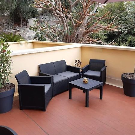 Le Garavan, Superbe Studio Vue Mer Et Vieux Menton Exterior foto
