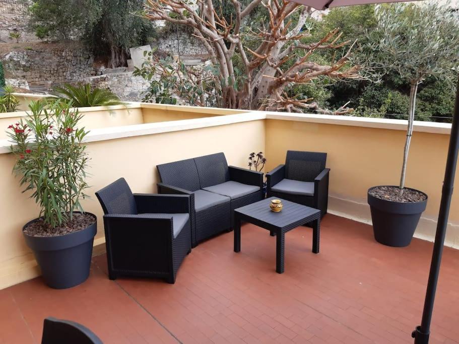 Le Garavan, Superbe Studio Vue Mer Et Vieux Menton Exterior foto