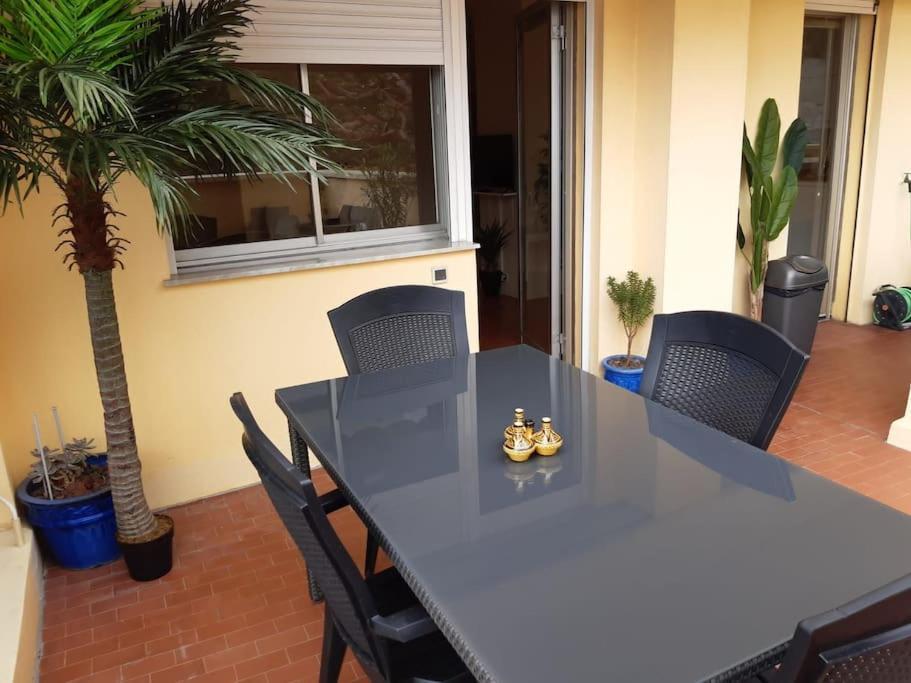 Le Garavan, Superbe Studio Vue Mer Et Vieux Menton Exterior foto
