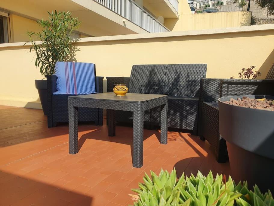 Le Garavan, Superbe Studio Vue Mer Et Vieux Menton Exterior foto